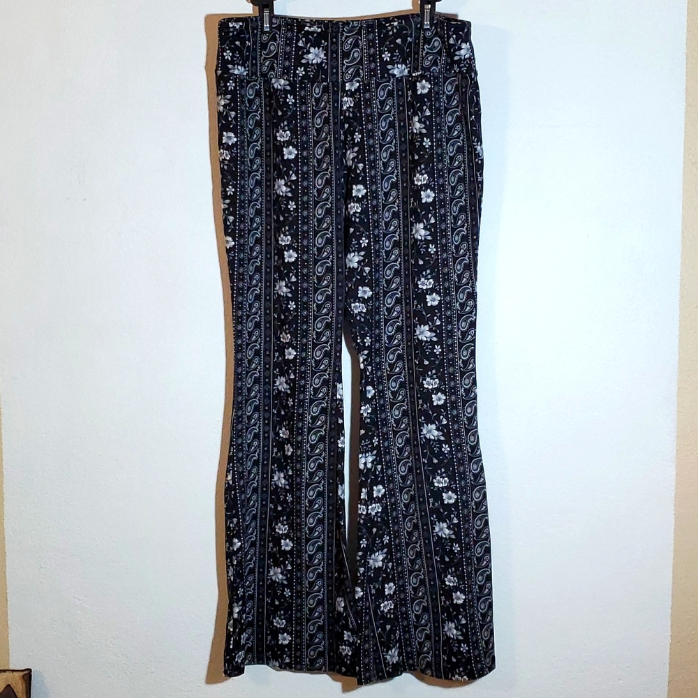 2x Black Flair Bottom Knit Pants